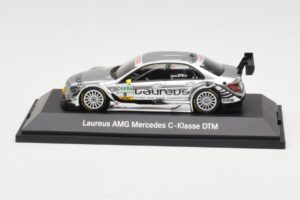 Mercedes C-Class C204 #8 R. Schumacher HWA DTM 2010 Minichamps 1:43 B66961414 Fém