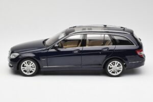 Mercedes C-Class S204 T-Modell Tanzanite Kék AUTOart 1:18 B66962352 Fém – 4. kép a 8-ből