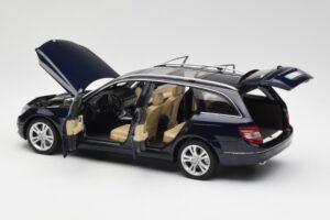 Mercedes C-Class S204 T-Modell Tanzanite Kék AUTOart 1:18 B66962352 Fém – 5. kép a 8-ből