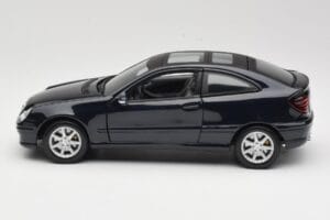 Mercedes C-Class Sports Coupe CL203 Kék Maisto 1:18 B66962124 Fém – 4. kép a 8-ből