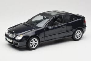 Mercedes C-Class Sports Coupe CL203 Kék Maisto 1:18 B66962124 Fém