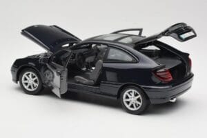 Mercedes C-Class Sports Coupe CL203 Kék Maisto 1:18 B66962124 Fém – 5. kép a 8-ből