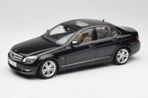 Mercedes C-Class W204 Avantgarde Obsidian Fekete AUTOart 1:18 76264-R1 Fém