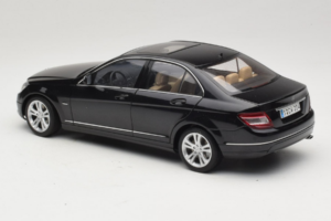Mercedes C-Class W204 Obsidian Black AUTOart 1:18 B66962367 Fém – 7. kép a 8-ből