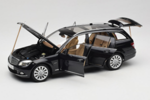 Mercedes C-Class W204 Estate Obsidian Black AUTOart 1:18 B66962349 Fém – 2. kép a 8-ből