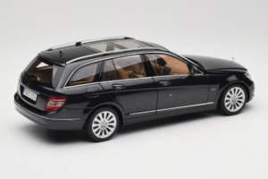 Mercedes C-Class W204 Estate Obsidian Black AUTOart 1:18 B66962349 Fém – 3. kép a 8-ből