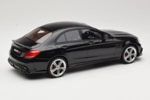 Mercedes C-Class W205 Brabus 650 Fekete GT Spirit 1:18 GT132 Gyanta – 2. kép a 6-ből