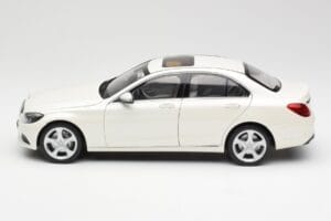 Mercedes C-Class W205 Diamond Fehér Metál Norev 1:18 B66960256 Fém – 4. kép a 8-ből