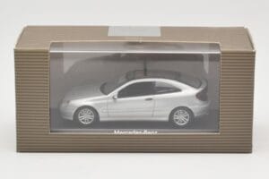 Mercedes C-Class W203 Sport Coupe Ezüst Minichamps 1:43 B66961916 Fém – 4. kép a 4-ből