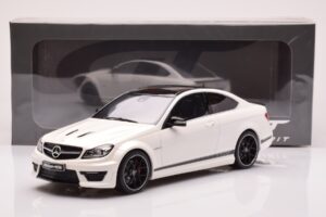 Mercedes AMG C63 W204 Edition 507 Fehér GT Spirit 1:18 GT899 Gyanta – 6. kép a 6-ből