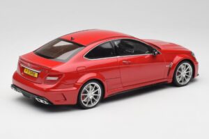 Mercedes AMG C63 W204 Piros 2nd Choice GT Spirit 1:18 GT065-D1 Gyanta – 2. kép a 6-ből