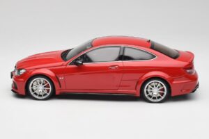 Mercedes AMG C63 W204 Piros 2nd Choice GT Spirit 1:18 GT065-D1 Gyanta – 3. kép a 6-ből