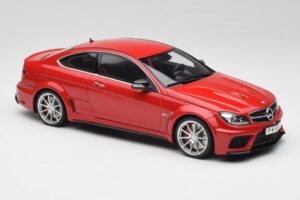 Mercedes AMG C63 W204 Piros 2nd Choice GT Spirit 1:18 GT065-D1 Gyanta – 4. kép a 6-ből