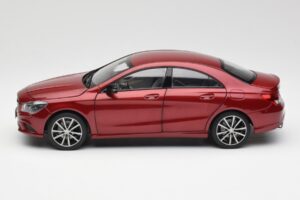 Mercedes CLA C117 Designo Patagonia Piros Metál Norev 1:18 B66960131 Fém – 4. kép a 8-ből