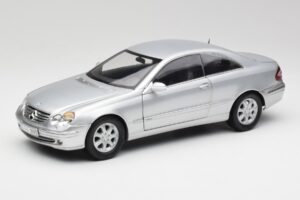 Mercedes CLK 500 C209 Ezüst Kyosho 1:18 B66962144 Fém