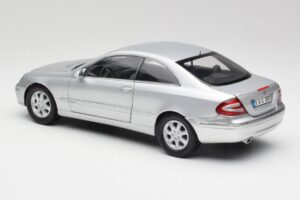 Mercedes CLK 500 C209 Ezüst Kyosho 1:18 B66962144 Fém – 7. kép a 8-ből
