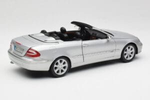 Mercedes CLK 500 Kabrió Elegance A209 Ezüst Kyosho 1:18 B66962172 Fém – 3. kép a 8-ből
