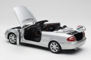 Mercedes CLK 500 Kabrió Elegance A209 Ezüst Kyosho 1:18 B66962172 Fém – 5. kép a 8-ből