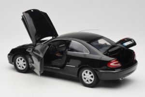 Mercedes CLK C209 Black Metallic Kyosho 1:18 B66962149 Fém – 5. kép a 8-ből