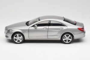 Mercedes CLS C218 Designo Alubeam Titanium Norev 1:18 B66961298 Fém – 4. kép a 8-ből