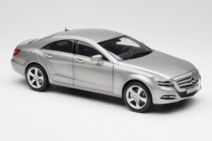 Mercedes CLS C218 Designo Alubeam Titanium Norev 1:18 B66961298 Fém – 6. kép a 8-ből