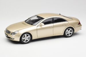 Mercedes CLS C219 Világos Bézs Arany Kyosho 1:18 08401LBE Fém