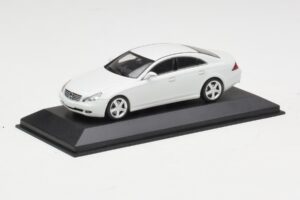Mercedes CLS-Class C219 Linea Fehér Minichamps 1:43 436034300 Fém – 2. kép a 4-ből