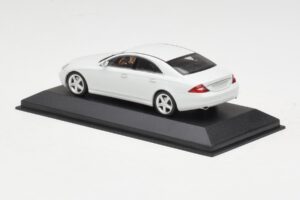 Mercedes CLS-Class C219 Linea Fehér Minichamps 1:43 436034300 Fém – 3. kép a 4-ből