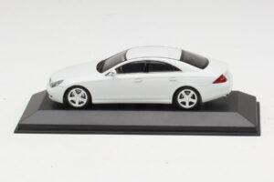 Mercedes CLS-Class C219 Linea Fehér Minichamps 1:43 436034300 Fém
