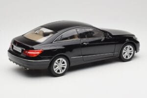 Mercedes E-Class Coupe C207 Obsidian Black Metallic Norev 1:18 B66962418 Fém – 3. kép a 8-ből