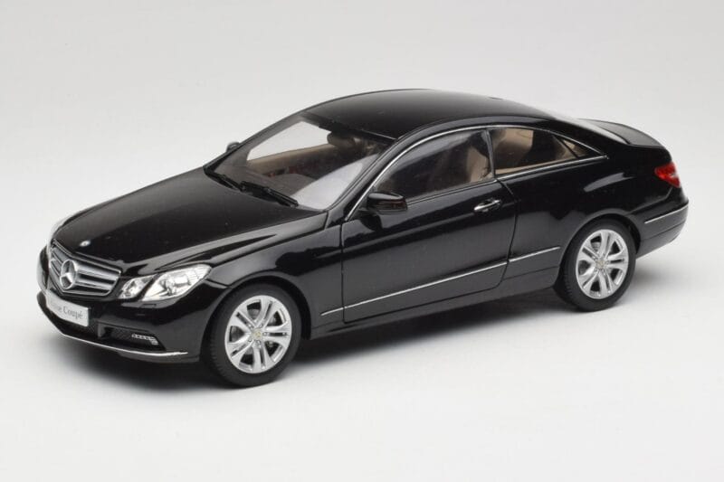 Mercedes E-Class Coupe C207 Obsidian Black Metallic Norev 1:18 B66962418 Fém