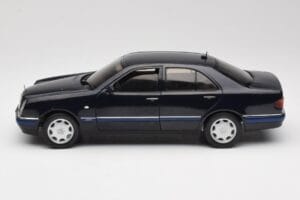 Mercedes E-Class W210 E320 Fekete Sun Star 1:18 1151 Fém – 4. kép a 8-ből