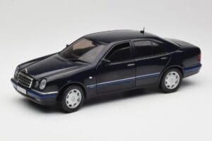 Mercedes E-Class W210 E320 Fekete Sun Star 1:18 1151 Fém