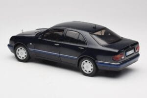 Mercedes E-Class W210 E320 Fekete Sun Star 1:18 1151 Fém – 7. kép a 8-ből