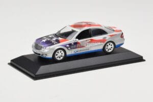 Mercedes E-Class W211 #11 Bluetec Paris-Beijing 2006 Minichamps 1:43 B66962267-R Fém – 2. kép a 4-ből