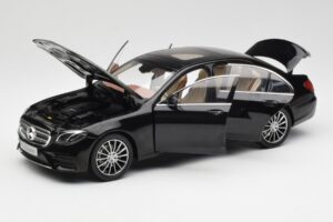 Mercedes E-Class W213 Obsidian Fekete iScale 1:18 B66960380 Fém – 2. kép a 8-ből