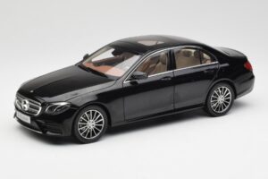 Mercedes E-Class W213 Obsidian Fekete iScale 1:18 B66960380 Fém