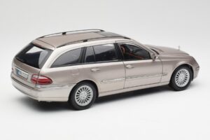 Mercedes E320 CDI W210 Kombi Cubanite Ezüst Kyosho 1:18 B66962188 Fém – 3. kép a 8-ből
