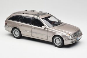 Mercedes E320 CDI W210 Kombi Cubanite Ezüst Kyosho 1:18 B66962188 Fém – 6. kép a 8-ből