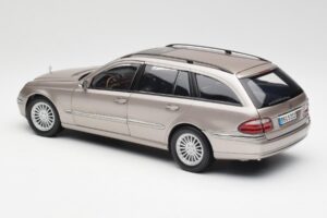 Mercedes E320 CDI W210 Kombi Cubanite Ezüst Kyosho 1:18 B66962188 Fém – 7. kép a 8-ből