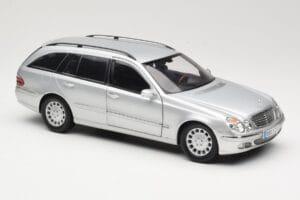 Mercedes E320 T-Modell S210 Elegance Ezüst Kyosho 1:18 B66962166 Fém – 6. kép a 8-ből