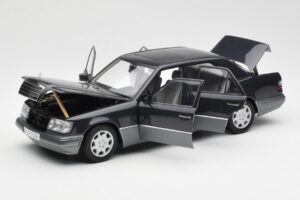 Mercedes E320 W124 Nautik Kék Metál Dealer Edition AUTOart 1:18 B66040508 Fém – 2. kép a 8-ből