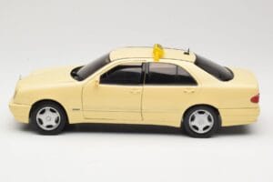 Mercedes E320 W210 Taxi Sun Star 1:18 1160 Fém – 4. kép a 8-ből