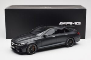 Mercedes AMG E63 S W213 Edition 1 Night Fekete GT Spirit 1:18 B66963111 Gyanta – 6. kép a 6-ből