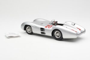 Mercedes W196 Streamliner #20 K. Kling French GP 1954 CMC 1:18 M-128B Fém – 5. kép a 6-ből