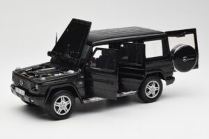 Mercedes G 500 W463 Fekete Dealer Edition AUTOart 1:18 B66962143 Fém – 2. kép a 8-ből
