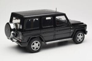 Mercedes G-Class G 500 W463 Smaragd Black Metallic AUTOart 1:18 76101 Fém – 3. kép a 8-ből