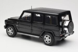 Mercedes G-Class G 500 W463 Smaragd Black Metallic AUTOart 1:18 76101 Fém – 7. kép a 8-ből