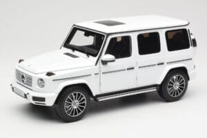 Mercedes G-Class G 500 W463A Diamond White Metallic Minichamps 1:18 113037111 Fém