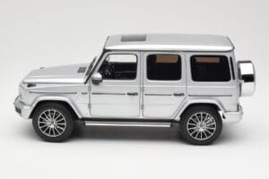 Mercedes G-Class G 500 W463A Iridium Silver Metallic Minichamps 1:18 113037112 Fém – 4. kép a 8-ből
